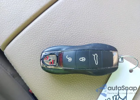 2016 Porsche Panamera 4 z USA, uszkodzony, nr VIN WP0AA2A74GL006675